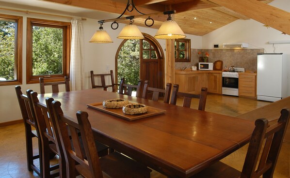 Casa clásica, varias camas | Servicio de comidas en la habitación