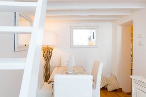 Casa, 2 quartos | Opções para refeição no quarto