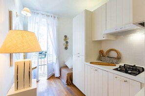 Private kitchen - Pantheon Luxury Gold Apartment (Rome)