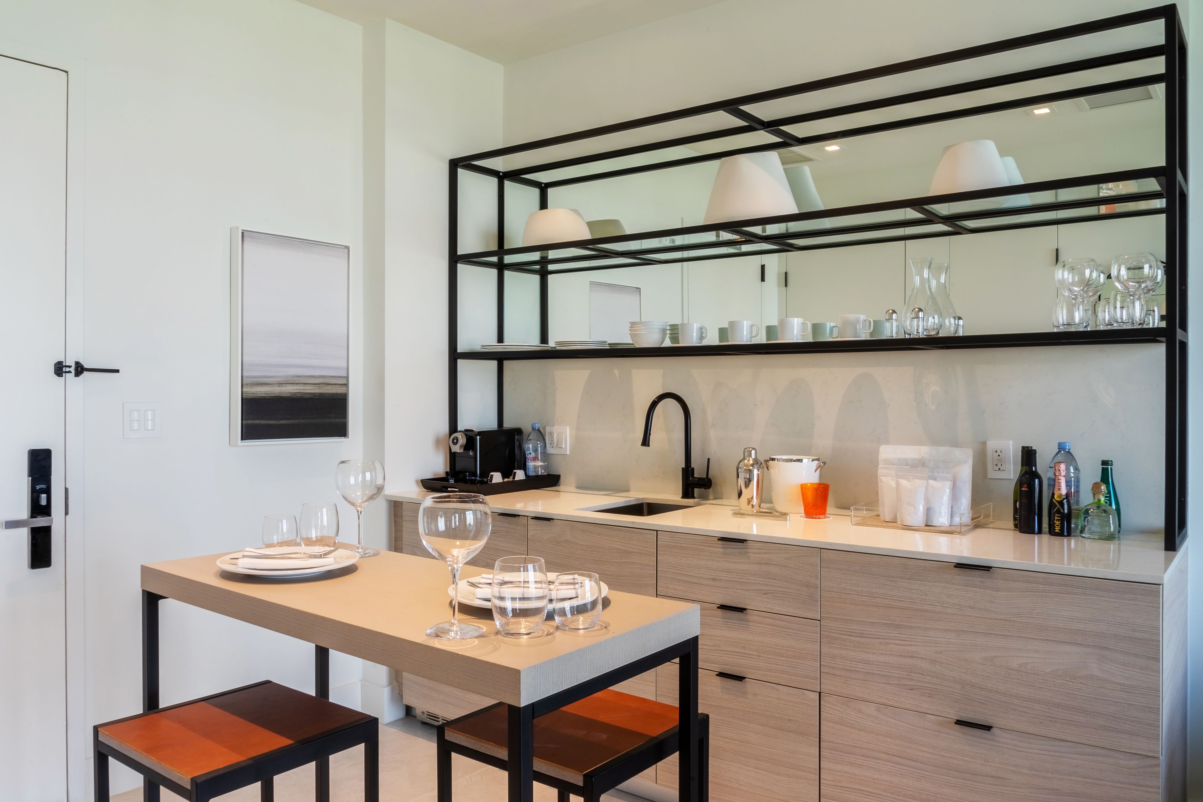 vip king studio | private kitchenette | fridge, microwave, espresso maker, coffee/tea maker