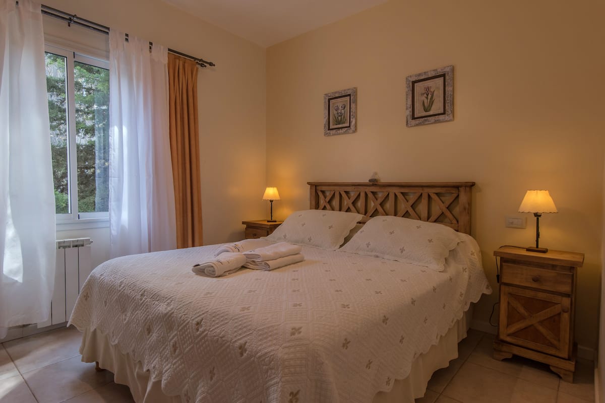 In-room safe, blackout drapes, iron/ironing board (on request)