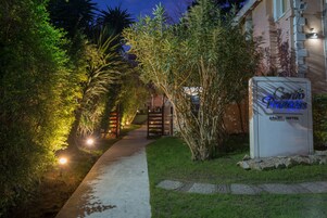 Entrada al alojamiento