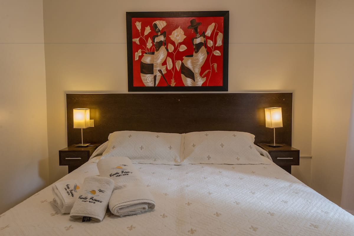 Cabana (2 ambientes Sector Aromo) | Cofres nos quartos, cortinas blackout, ferros/tábuas de passar roupa
