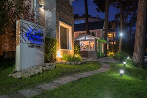 Entrada al alojamiento