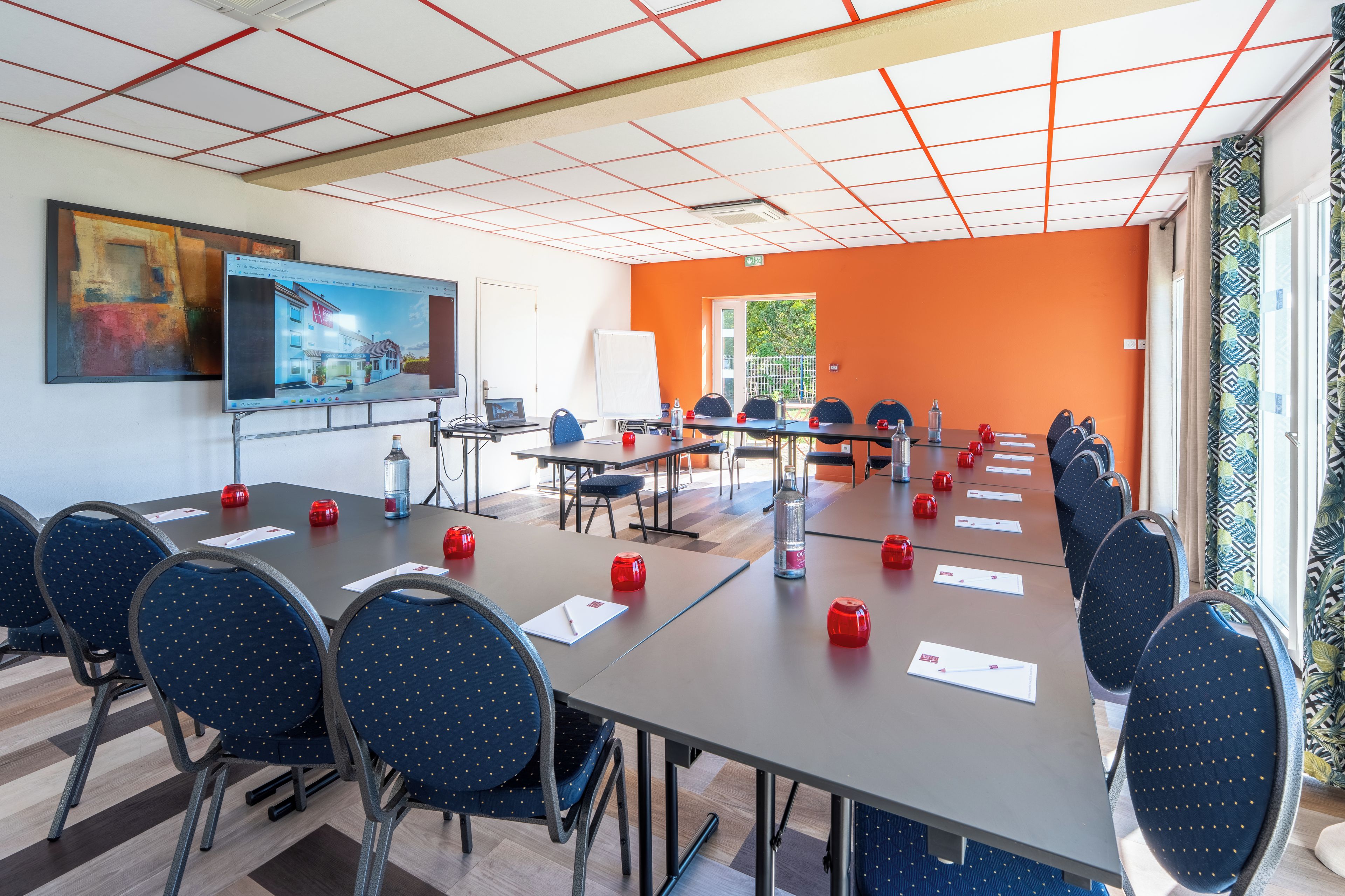 Meeting facility