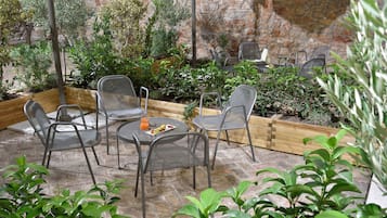 Suite, Ground Floor (Downtown External Entrance) | Terrace/patio