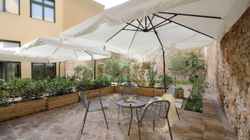 Suite, Ground Floor (Metropolitan) | Terrace/patio