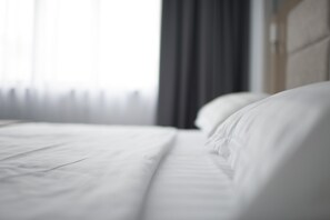 Apartemen, 1 kamar tidur | Brankas, tirai kedap cahaya, kedap suara, dan Wi-Fi gratis