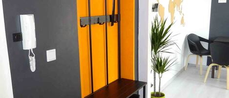 Departamento Confort, cocina | 1 habitación, escritorio, cortinas blackout y insonorización