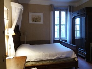 Doppelzimmer (Terre ou Feu) | Zustellbetten, kostenloses WLAN, Bettwäsche