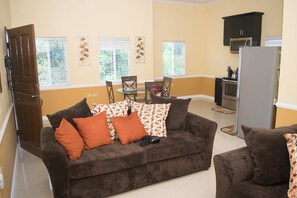 تلفزيون بشاشة مسطحة