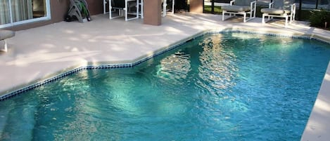 Apartment | Outdoor pool