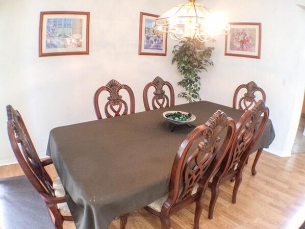 Apartment | Dining