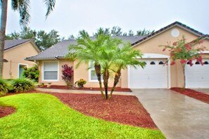 Apartment | Front of property