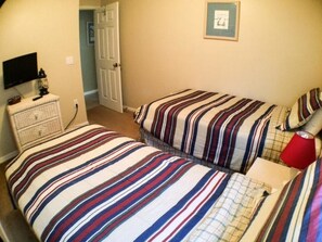 Apartment | 4 bedrooms, iron/ironing board, free WiFi, bed sheets