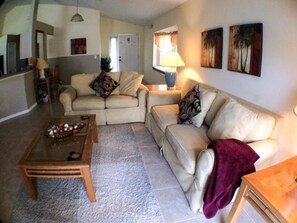 Apartment | Living area | TV