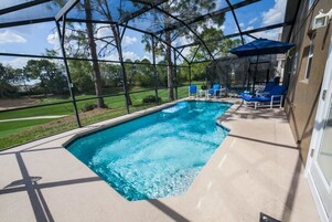 Casa | Piscina al aire libre | Una piscina al aire libre