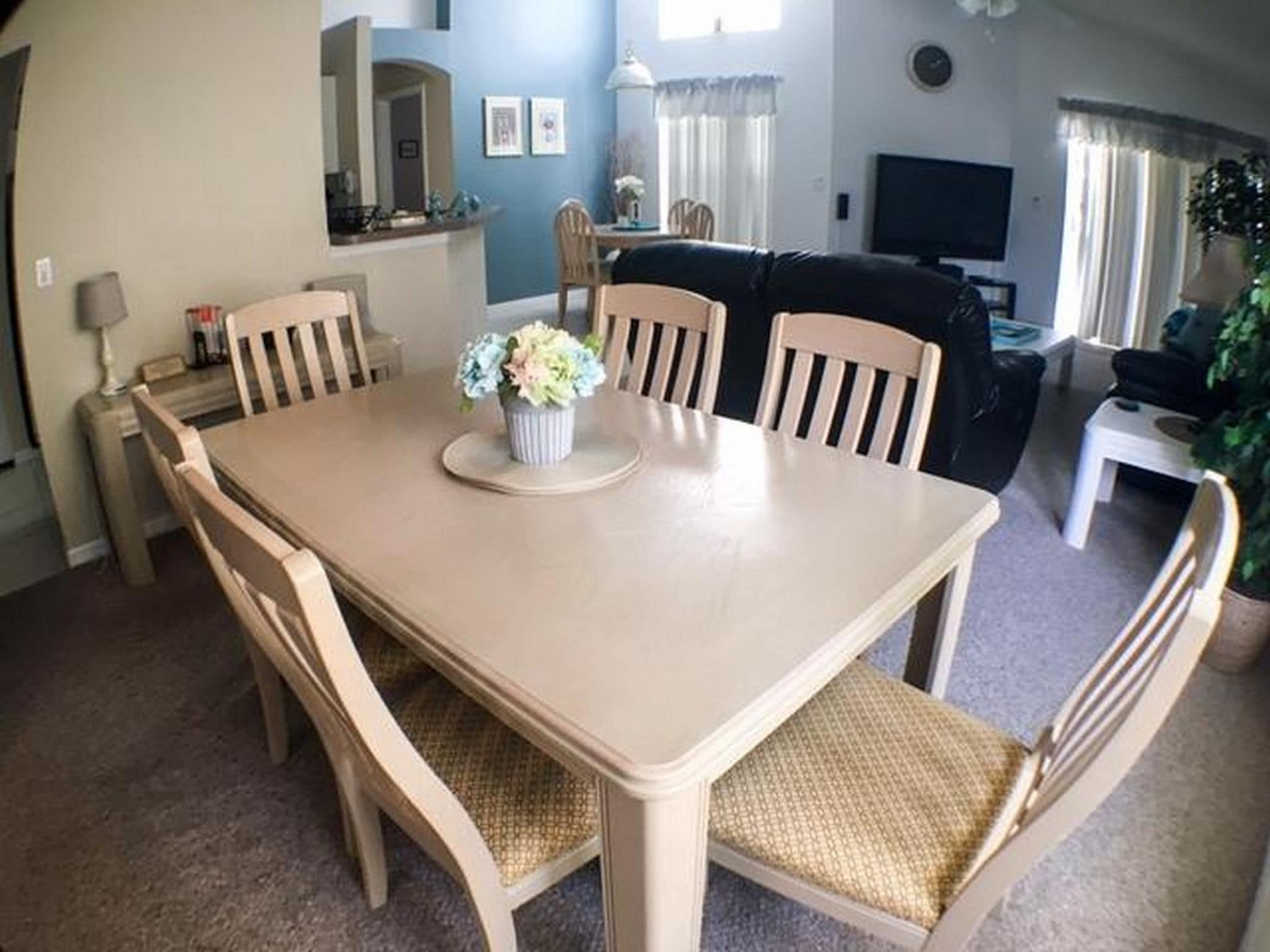 Rumah | Makan di kamar