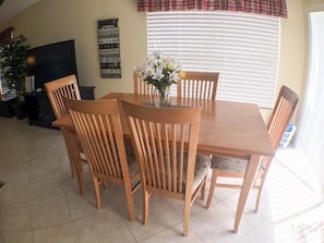 House | In-room dining