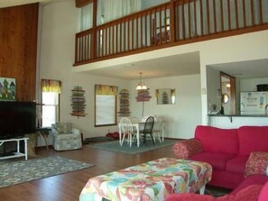 Living area - Seaside - Cape San Blas Apartment 6 Bedroom (Port St. Joe)