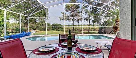 Apartment | Outdoor pool