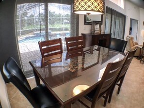 In-room dining - Mallory Villa Villa 3 Bedroom (Haines City)