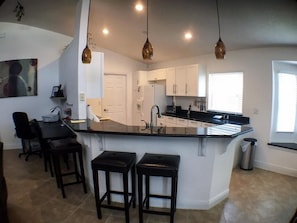 Villa | Private kitchen | Fridge, microwave, oven, stovetop - Mallory Villa Villa 3 Bedroom (Haines City)