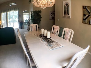 House | In-room dining