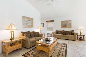 Apartment | Living area