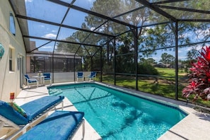 Apartment | Outdoor pool