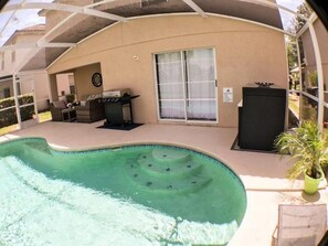 Apartment | Outdoor pool