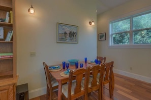 House, Multiple Beds (Camp Palms @ Indian Pass) | In-room dining