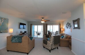 House, 3 Single Beds (Beach Therapy on the Cape) | Living area