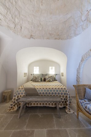 华丽客房, 1 张大床, 无烟房, 花园景观 | 迷你吧、客房内保险箱、办公桌、免费 WiFi