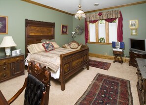 Escritorio y espacio para trabajar con laptop