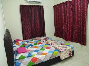 Family House, 3 Bedrooms | 3 bedrooms, in-room safe, soundproofing, iron/ironing board - Sarinas Homestay (Semporna)