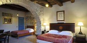 Apartment, 3 Bedrooms | Minibar, in-room safe, cots/infant beds, rollaway beds - Residenza d'Epoca Borgodifiume (Fiumefreddo Bruzio)