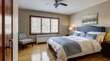 1 bedroom, Egyptian cotton sheets, premium bedding