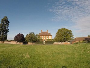 Fachada de la propiedad