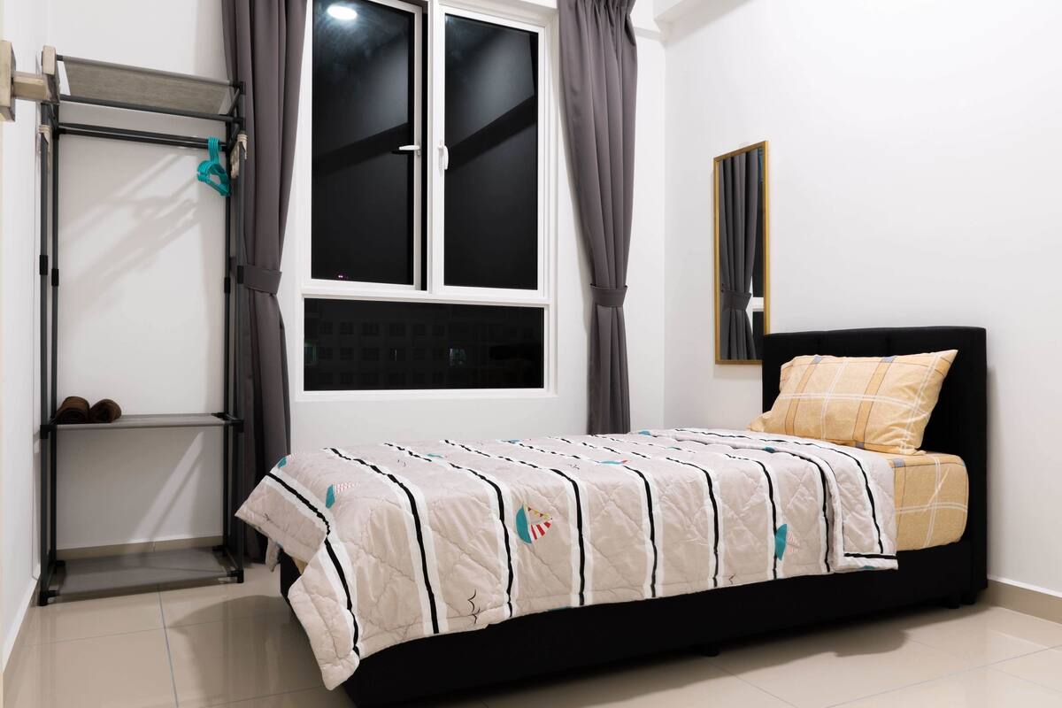 economy apartment, multiple beds, non smoking | 3 bedrooms, blackout curtains, iron/ironing board, free wifi