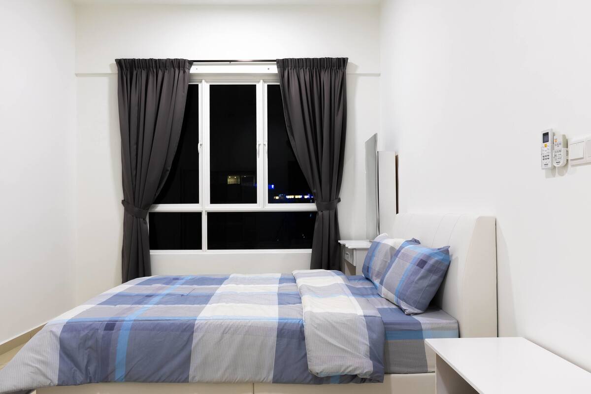 economy apartment, multiple beds, non smoking | 3 bedrooms, blackout curtains, iron/ironing board, free wifi