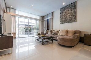 Two-Storey Villa with Private Pool | Living room