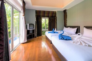 One-Storey Villa with Private Pool - Tropical Garden Paradise Villa (Sattahip)