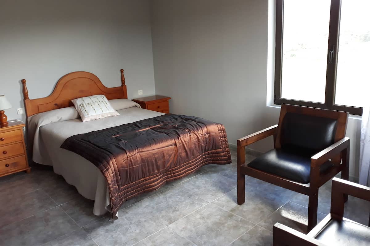 Desk, iron/ironing board, free WiFi, bed sheets
