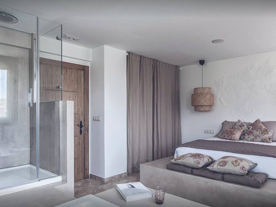 Suite | Schreibtisch, Bügeleisen/Bügelbrett, kostenloses WLAN, Bettwäsche