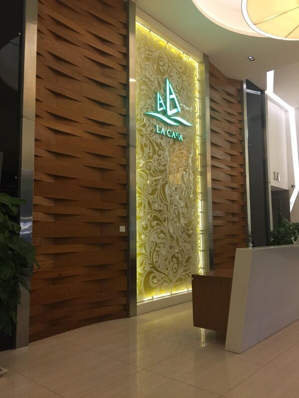 Check-in/check-out kiosk - La Casa We Stay (Ho Chi Minh City)