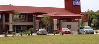 Atlantis Inn and Suites