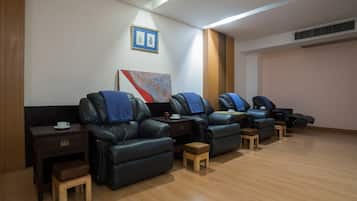 Sauna seca, banheira de hidromassagem, sauna a vapor, banhos de lama