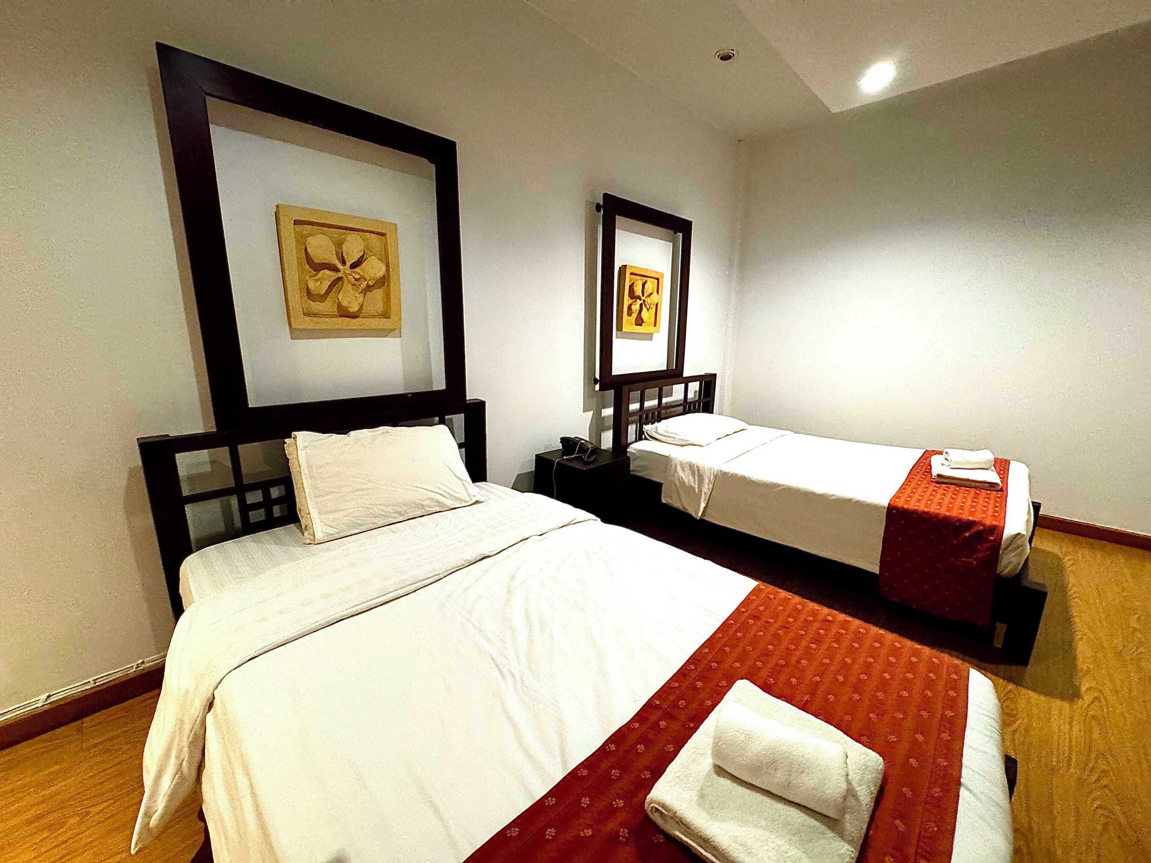 Deluxe Twin Room | 1 bedroom, minibar, in-room safe, individually decorated