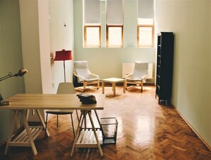 Coin salon dans le hall